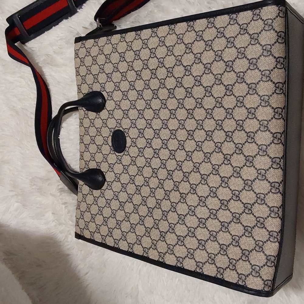 Authentic! Gucci Gg Interlocking Large Leather To… - image 2